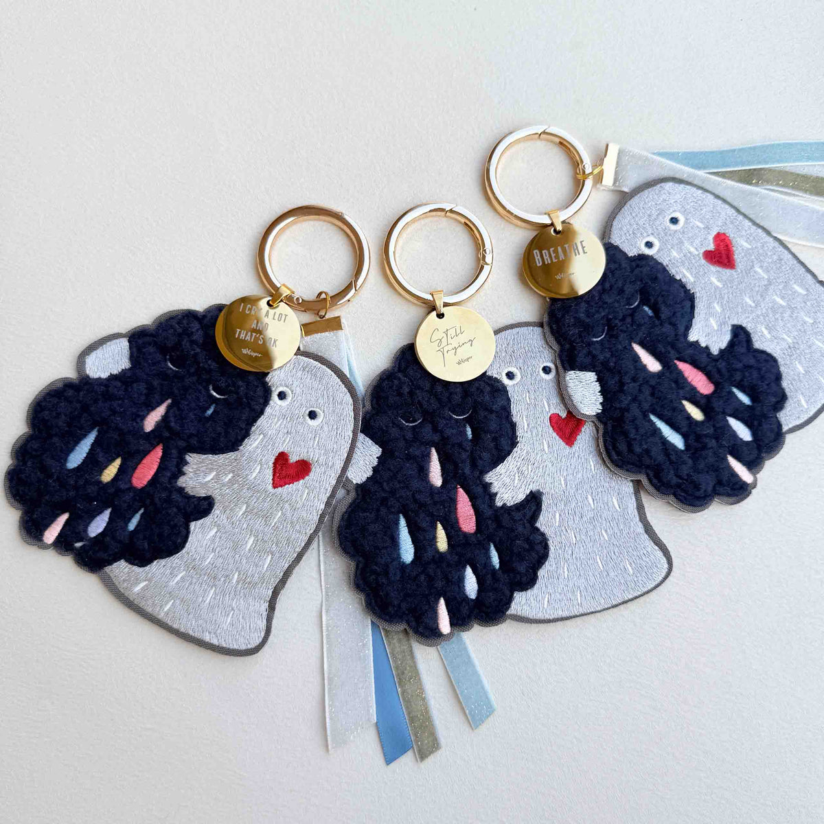 我不用假裝沒事｜慌慌 × 慢慢｜刺繡 Teddy絨吊飾