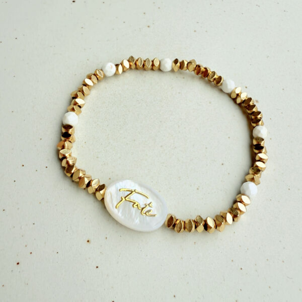 Fate 貝母碎金白松石手環