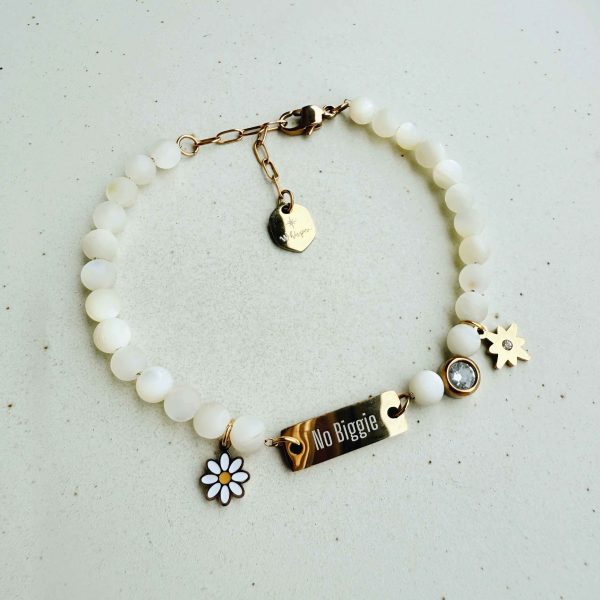 No Biggie 小意思 ★ 奶油星星白蝶貝花朵手環