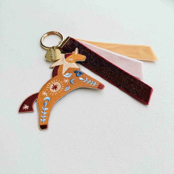 鈔健康體質｜自體發光24小時刺繡吊飾