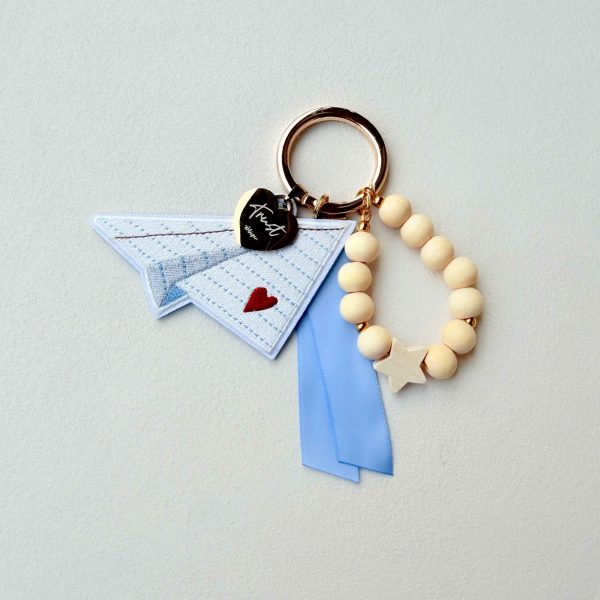 Trust｜紙飛機刺繡吊飾